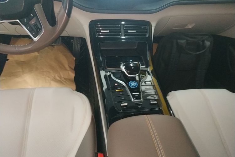 比亚迪 秦PLUS 2024款 荣耀版 DM-i 55KM领先型局部细节18