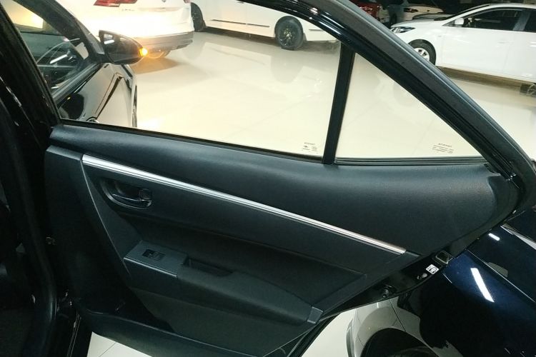 丰田 雷凌 2014款 1.6G CVT精英版中控内饰45