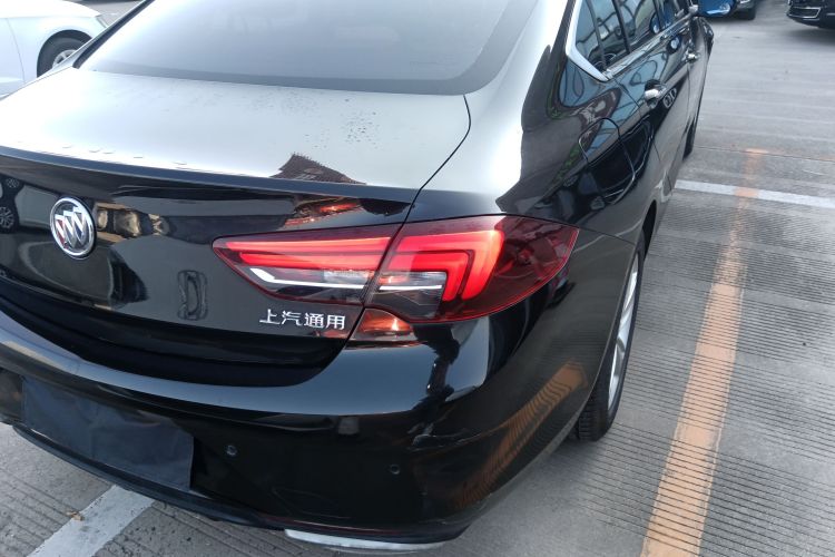 别克 君威 2017款 20T 精英型车身外观9