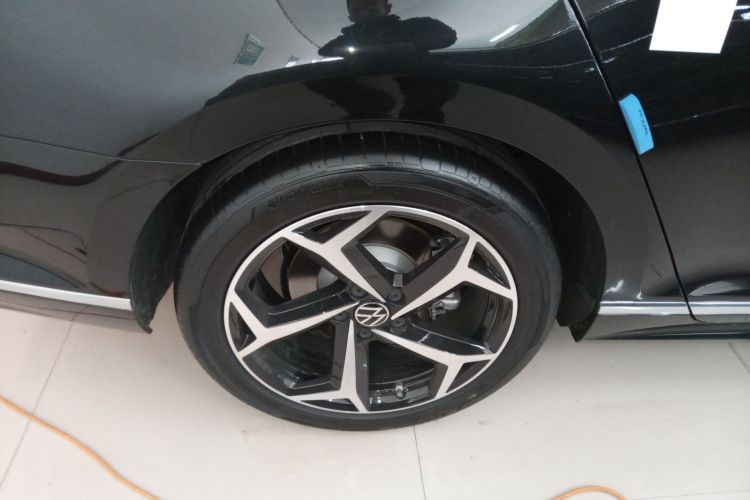 大众 迈腾 2025款 改款 众享款 330TSI DSG豪华型车身外观6008