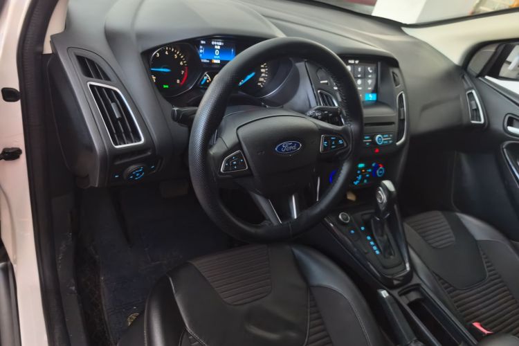 福特 福克斯 2017款 两厢 EcoBoost 180 自动精英型中控内饰7002