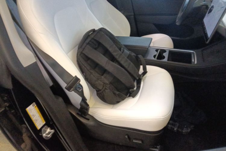 特斯拉 Model Y 2022款 Performance高性能全轮驱动版局部细节41