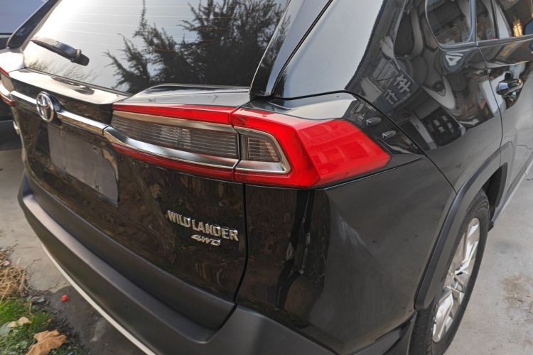 丰田 威兰达 2022款 2.0L CVT四驱豪华PLUS版车身外观9