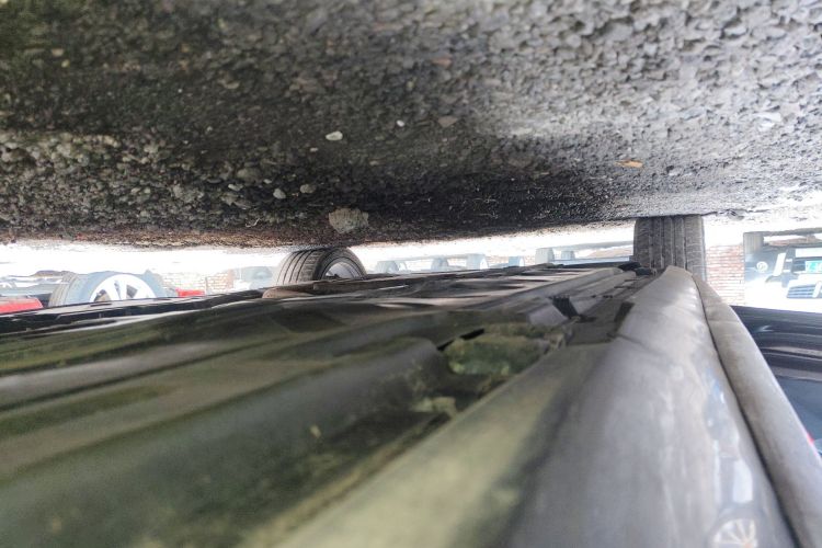 奔驰E级 2016款 E 300 L 运动豪华型局部细节9002