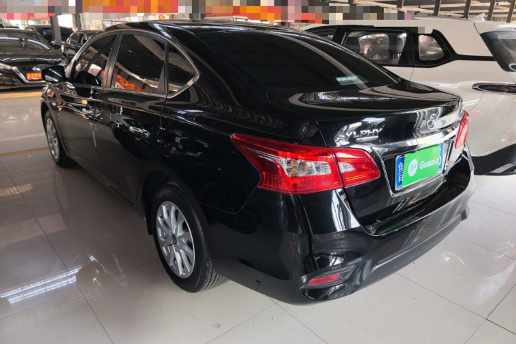 日产 轩逸 2024款 改款 经典 1.6XE CVT舒适版车身外观4