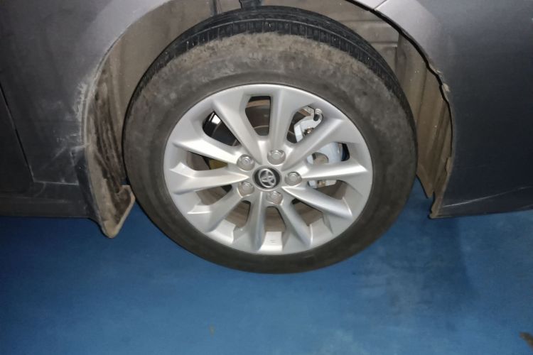 丰田 卡罗拉 2023款 1.8L 智能电混双擎 精英版车身外观10