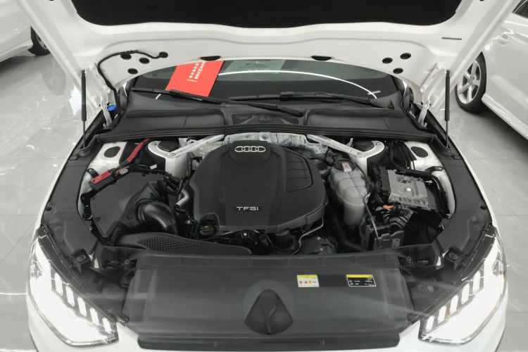 奥迪A4L 2022款 45 TFSI quattro 臻选动感型机舱底盘24