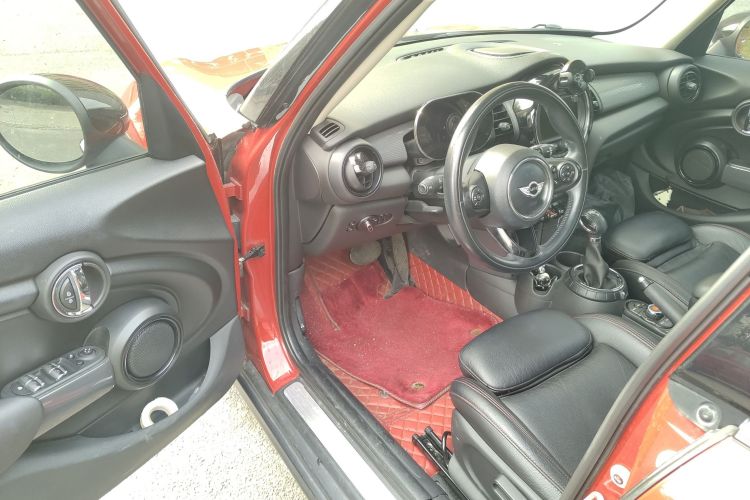 MINI 2016款 1.5T COOPER 五门版中控内饰20
