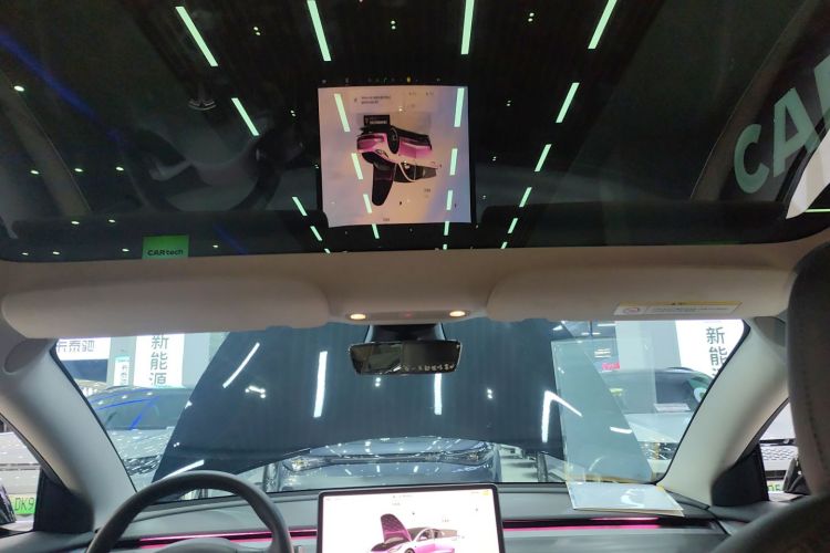 特斯拉 Model 3 2022款 后轮驱动版中控内饰22