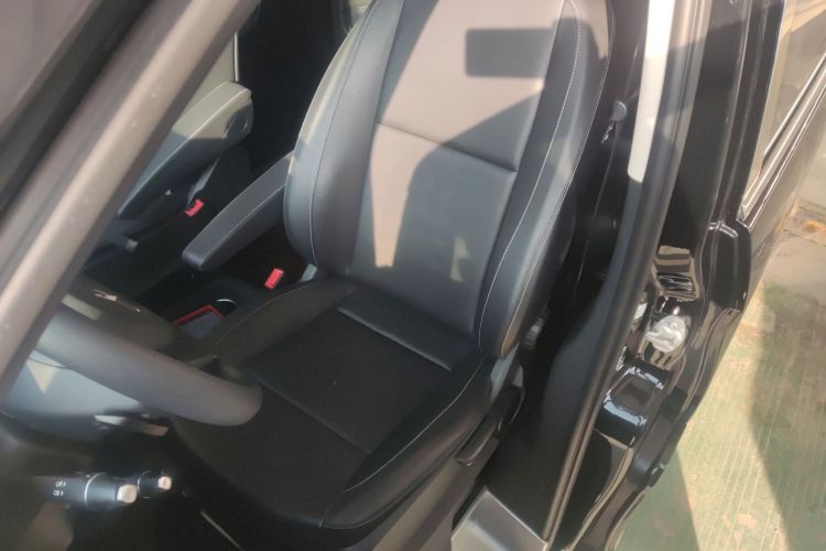 奔驰 威霆 2021款 2.0T 精英版 7座局部细节19