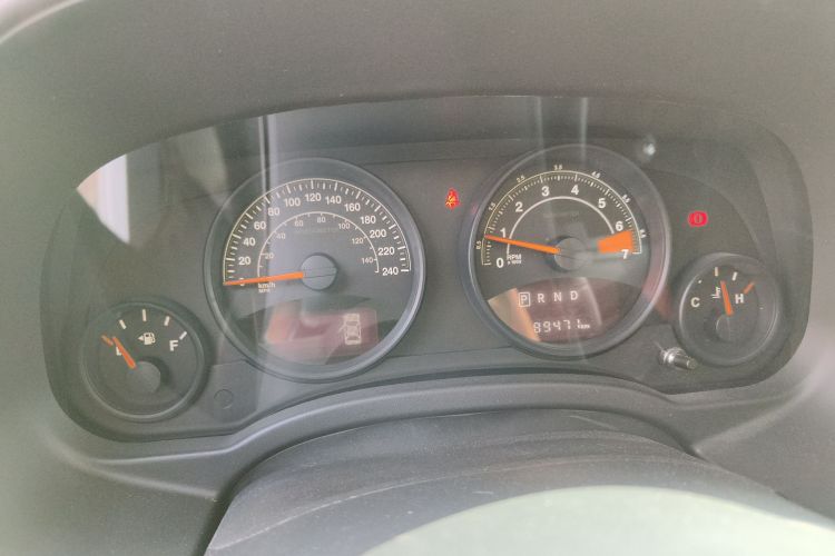 Jeep 自由客 2014款 2.0L 运动增强版局部细节14