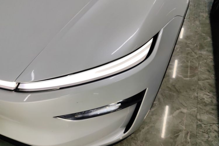 特斯拉 Model Y 2025款 后轮驱动 首发版局部细节36