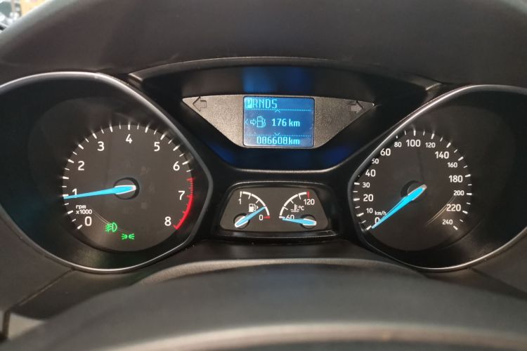 福特 福克斯 2015款 三厢 EcoBoost 125 自动超能风尚型局部细节14