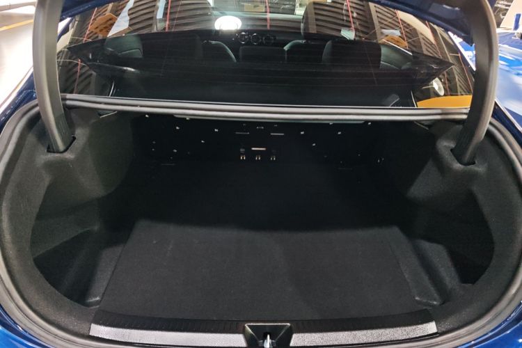 奔驰A级 2021款 A 200 L 运动轿车时尚型机舱底盘23