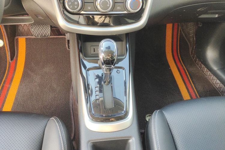 日产 骐达TIIDA 2024款 1.6L CVT智行版中控内饰18