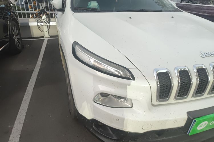 Jeep 自由光 2016款 2.4L 领先版车身外观6006