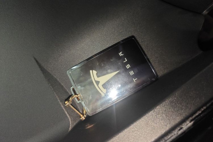 特斯拉 Model Y 2022款 后轮驱动版中控内饰7001