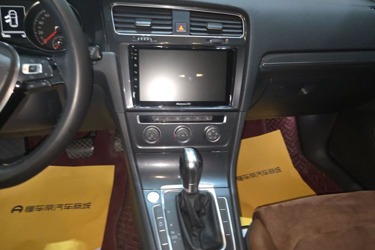 大众 高尔夫 2018款  230TSI 自动豪华型中控内饰16