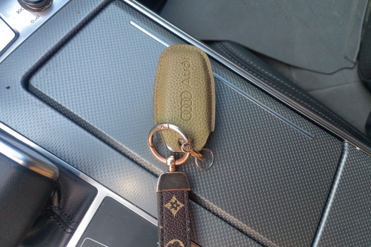 奥迪A6L 2023款 改款 40 TFSI 豪华动感型中控内饰7001