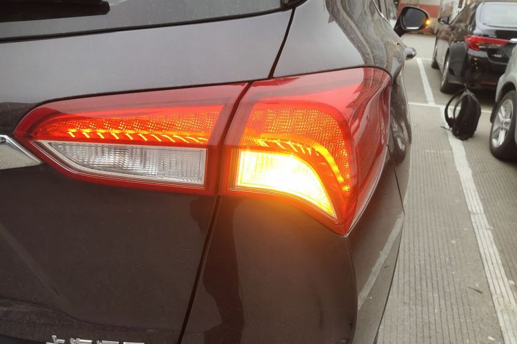 别克 昂科威 2018款 20T 两驱精英型车身外观9