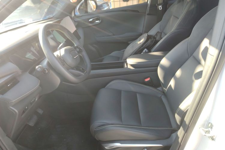 领克06 2025款 Renew 1.5T Halo中控内饰19