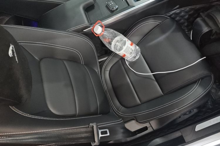 捷豹XEL 2023款 2.0T 250PS R-DYNAMIC S进取运动版局部细节41