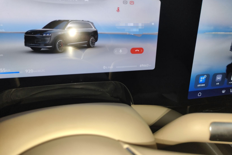 鸿蒙智行 问界M9 2024款 增程 Max版 42kWh 6座版中控内饰15