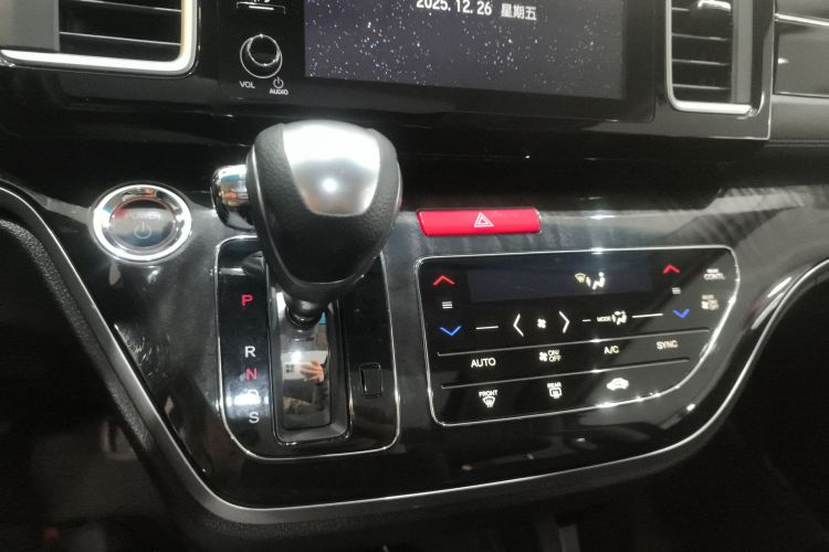 本田 艾力绅 2019款 2.0L 混动豪华版中控内饰18