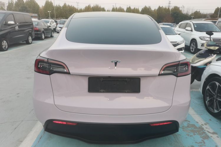 特斯拉 Model Y 2023款 后轮驱动版车身外观6