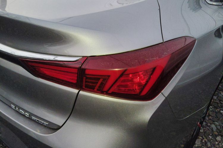 长安 逸动 2020款 PLUS 1.6L GDI 手动豪华型车身外观6006