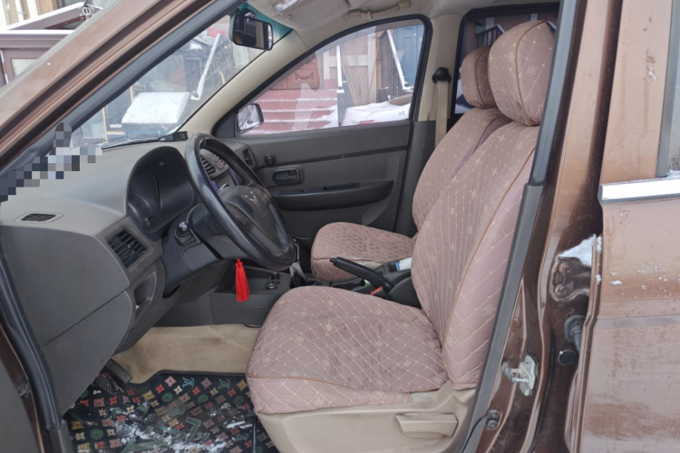 五菱汽车 五菱宏光 2014款 1.5L S标准型中控内饰19