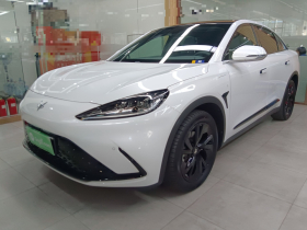 ARCFOX极狐 极狐 阿尔法S(ARCFOX αS) 2023款 525 森林版 175kW