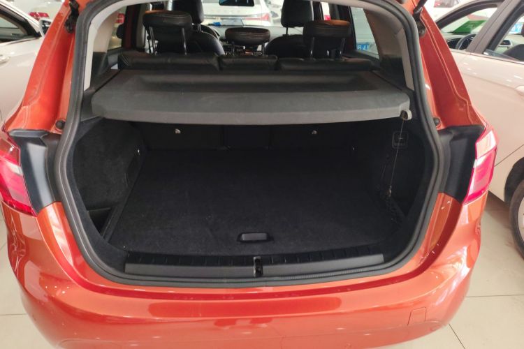 宝马2系旅行车 2016款 218i 时尚型中控内饰23