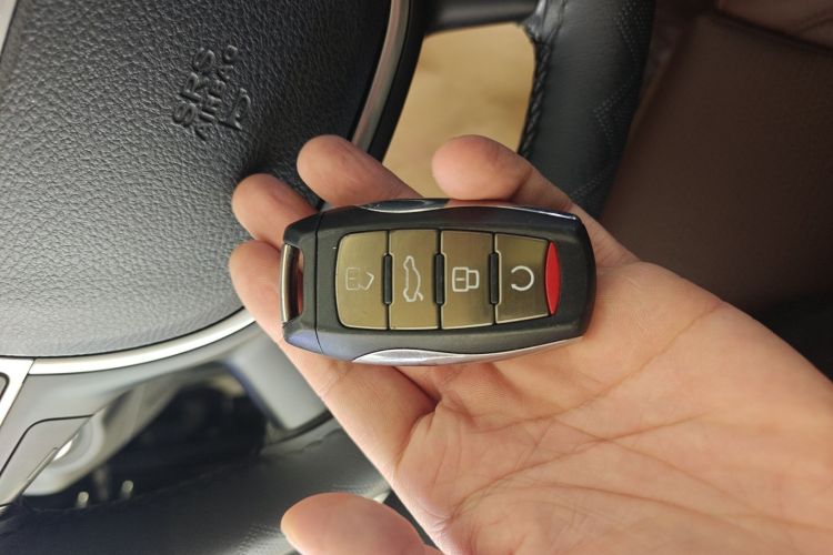 哈弗H9 2020款 2.0T 汽油四驱尊享型 5座中控内饰11