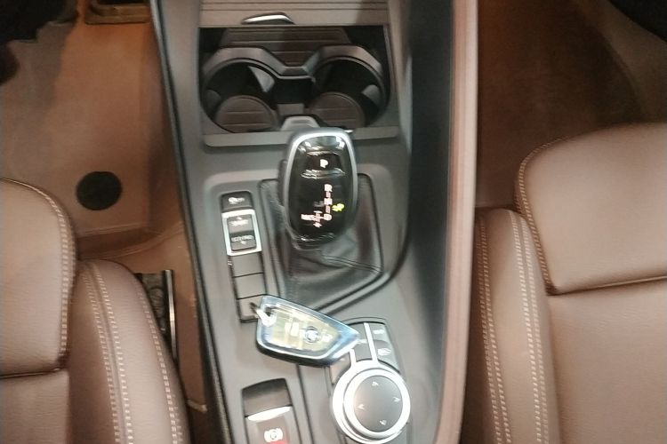 宝马X1 2021款 sDrive25Li 领先型中控内饰18