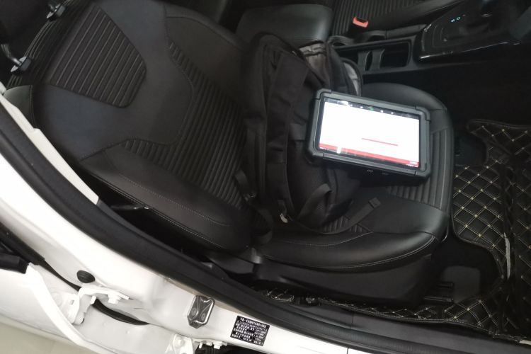 福特 福克斯 2015款 三厢 EcoBoost 125 自动超能风尚型局部细节41