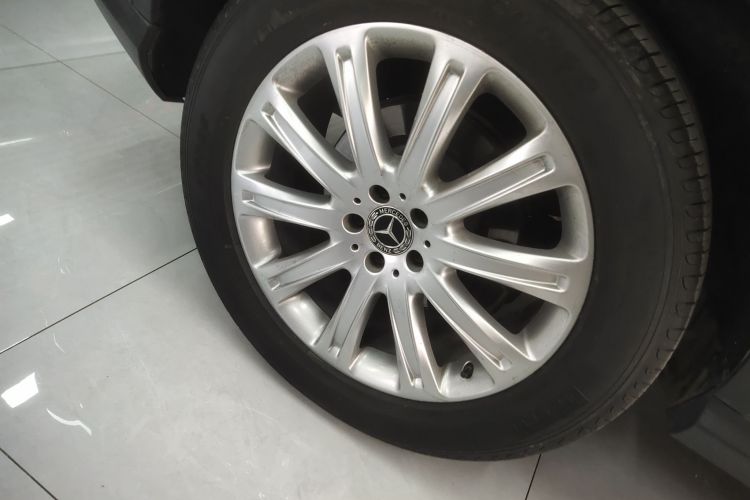 奔驰GLE轿跑 2018款 GLE 320 4MATIC 轿跑SUV车身外观6008