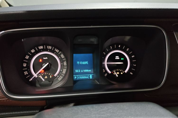 别克GL8 2017款 25S 舒适型 国V局部细节14