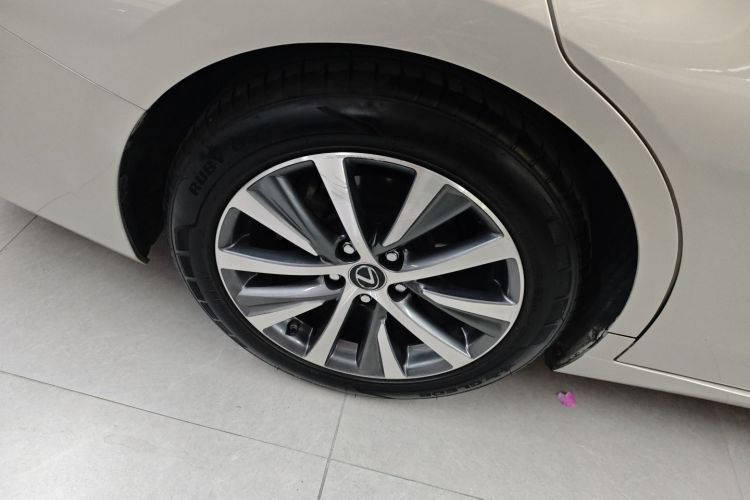 雷克萨斯ES 2018款 200 豪华版 国V车身外观6008