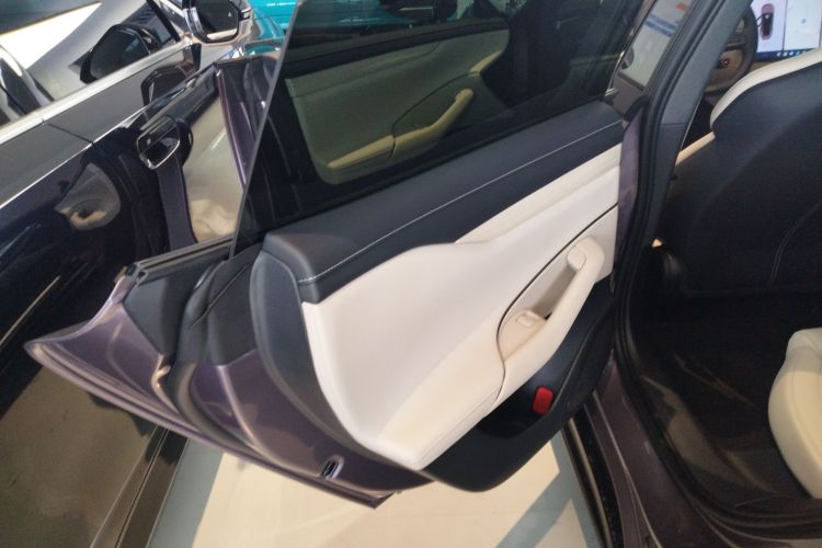 小米汽车 小米SU7 2024款 后驱长续航智驾版中控内饰7008