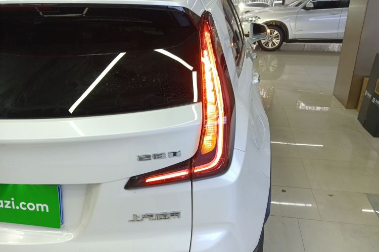 凯迪拉克XT4 2020款 改款 28T 两驱领先型车身外观9