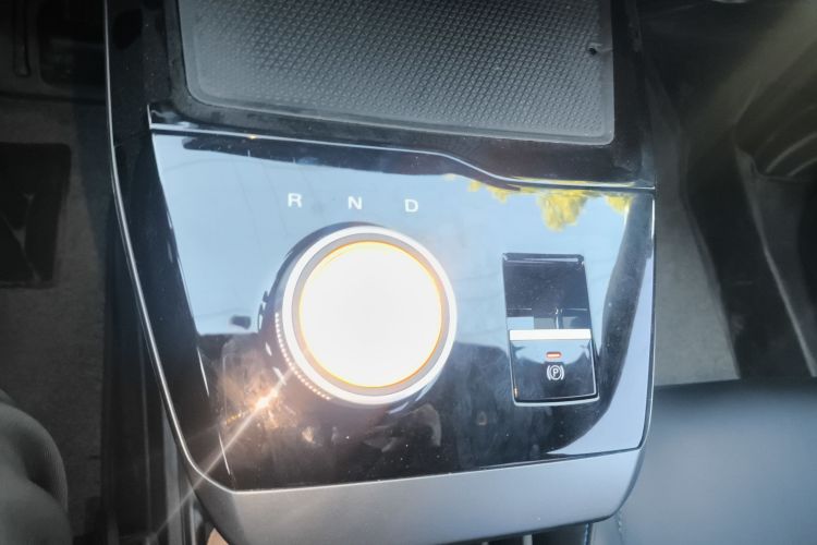 名爵 MG4 EV 2022款 425km 豪华版中控内饰18