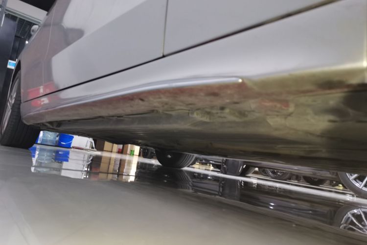 奔驰C级 2022款 C 200 L 运动版局部细节9001