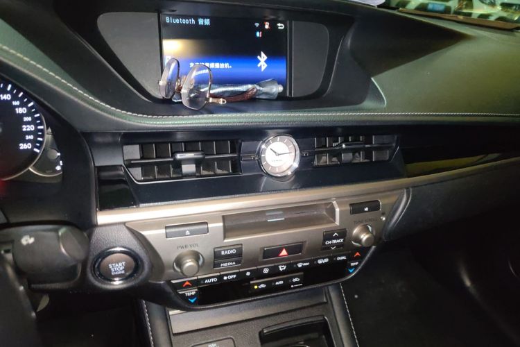 雷克萨斯ES 2016款 200 Midnight特别限量版中控内饰16