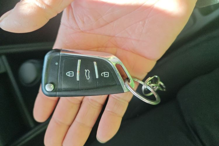 丰田 YARiS L 致炫 2016款 改款 1.5E CVT魅动版中控内饰11