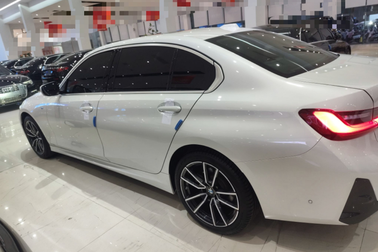 宝马3系 2024款 325Li M运动套装车身外观4