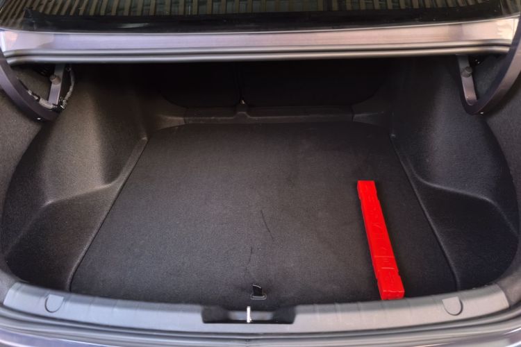 吉利汽车 星瑞 2025款 东方曜 2.0TD 望月版机舱底盘23