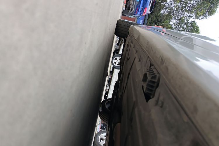 宝马3系 2018款 320Li 时尚型局部细节9001