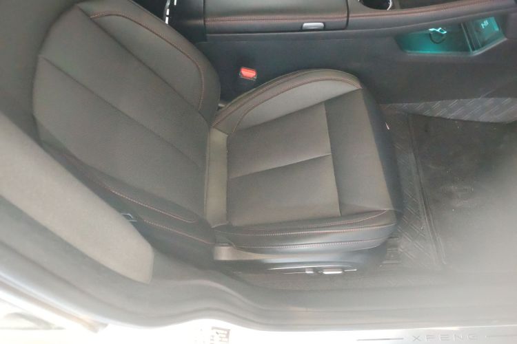 小鹏P7 2024款 P7i 550 Pro局部细节41