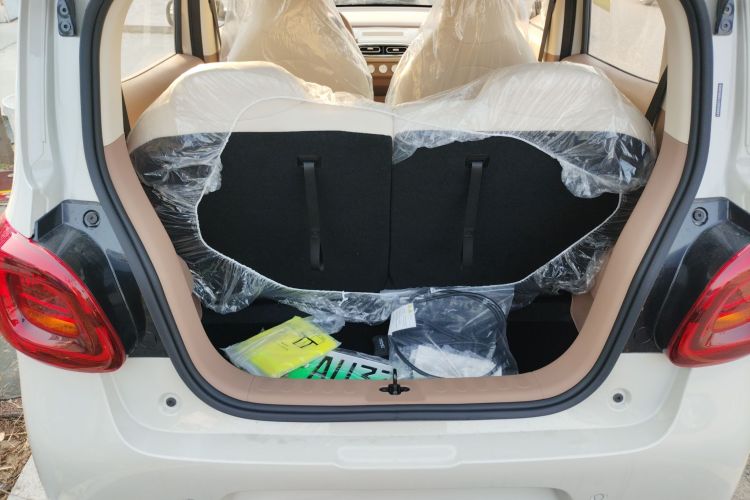 五菱汽车 宏光MINIEV 2025款 四门版 进阶款机舱底盘23